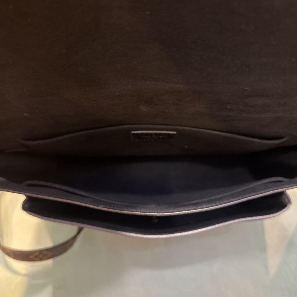 AUTHENTIC LV CROSSBODY
