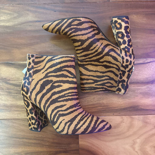 CHARLES DAVID,CD BOOTIE HEEL,ANIMAL 	 8PRINT,7.5