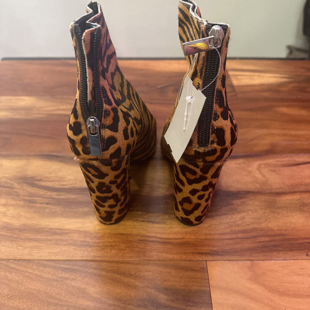 CHARLES DAVID,CD BOOTIE HEEL,ANIMAL 	 8PRINT,7.5