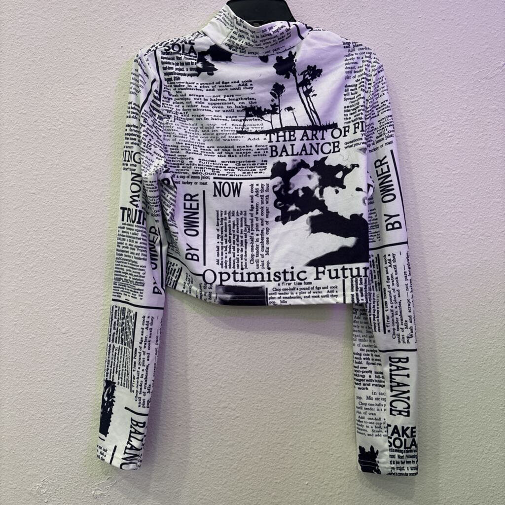 NO BRAND,NEWSPAPER CROP TOP ,BLK/WHT ,M