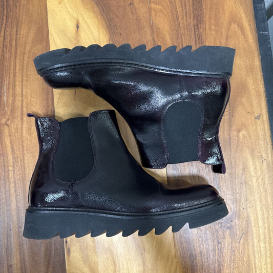 BARNES NEW YORK,PATTENT CHELSEA BOOT ,PLUM,7.5