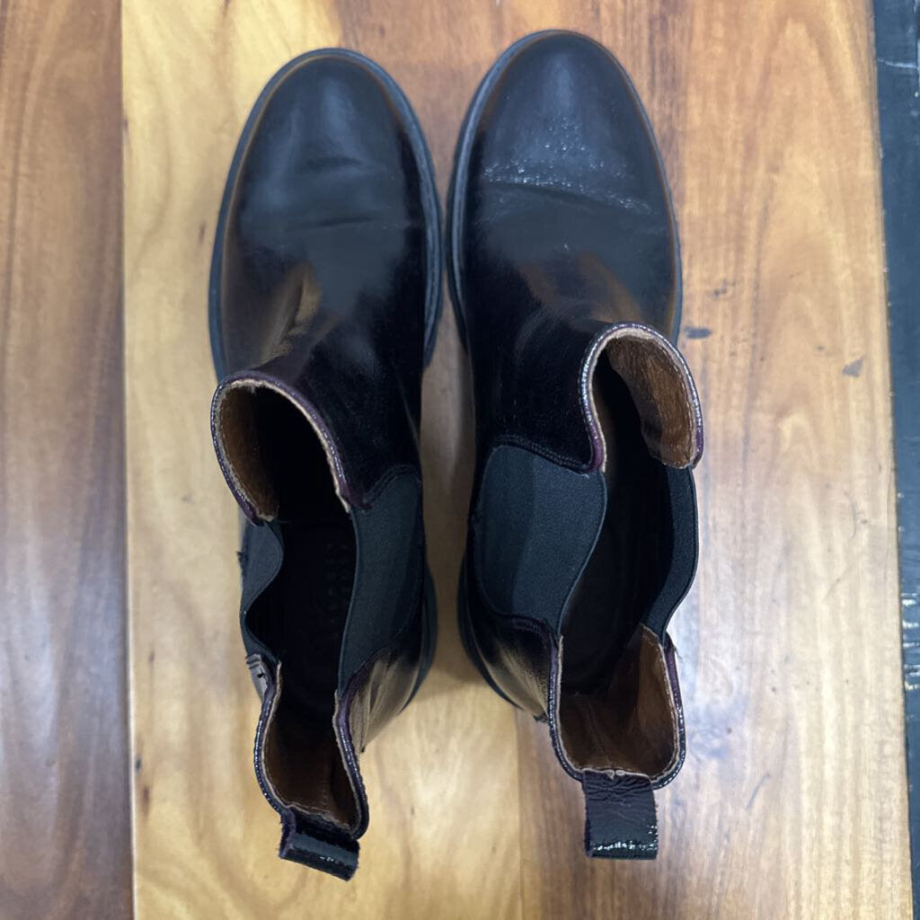 BARNES NEW YORK,PATTENT CHELSEA BOOT ,PLUM,7.5
