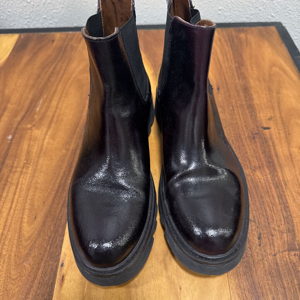BARNES NEW YORK,PATTENT CHELSEA BOOT ,PLUM,7.5