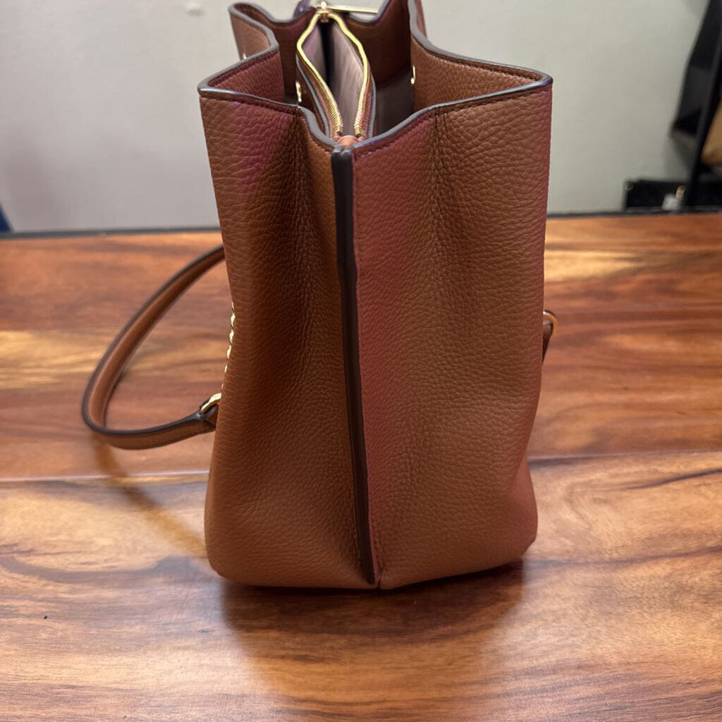 MK,NWT LEATHER SHOULDER BAG,BROWN
