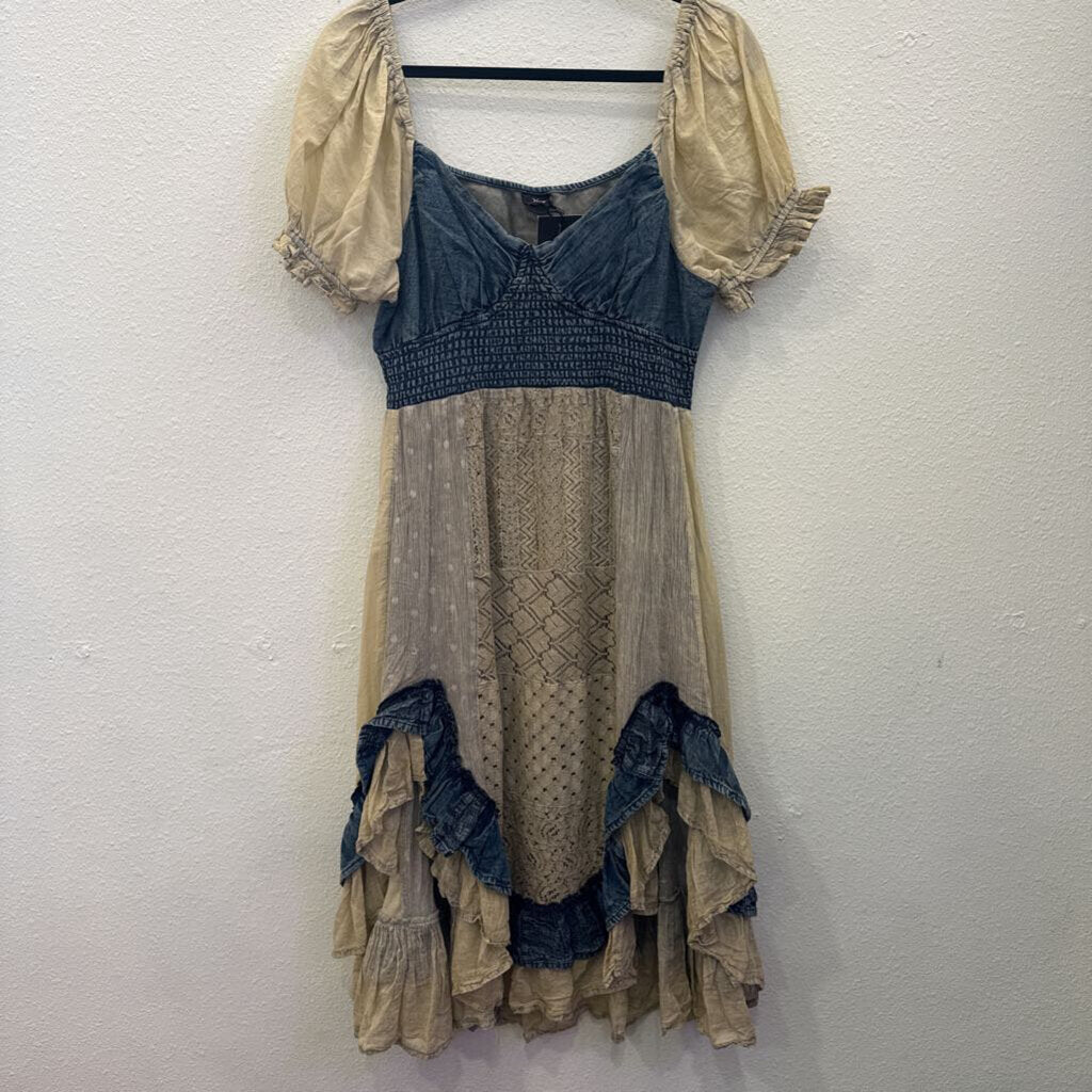 YOUNG THREADS,NWT BOHO RUFFLE DRESS ,BLUE TAN,M