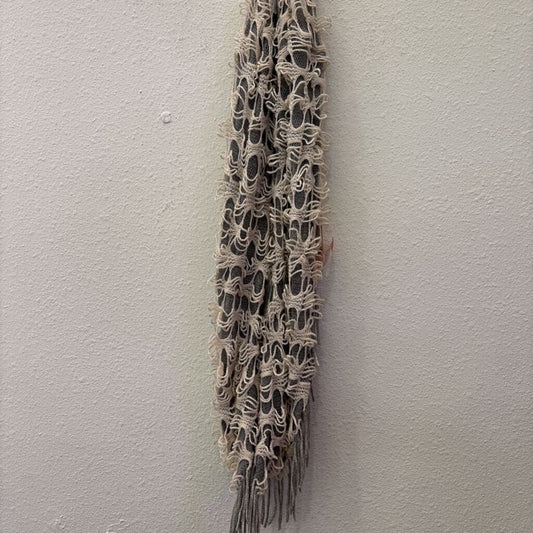 BUCKLE,SCARF ,GRAY