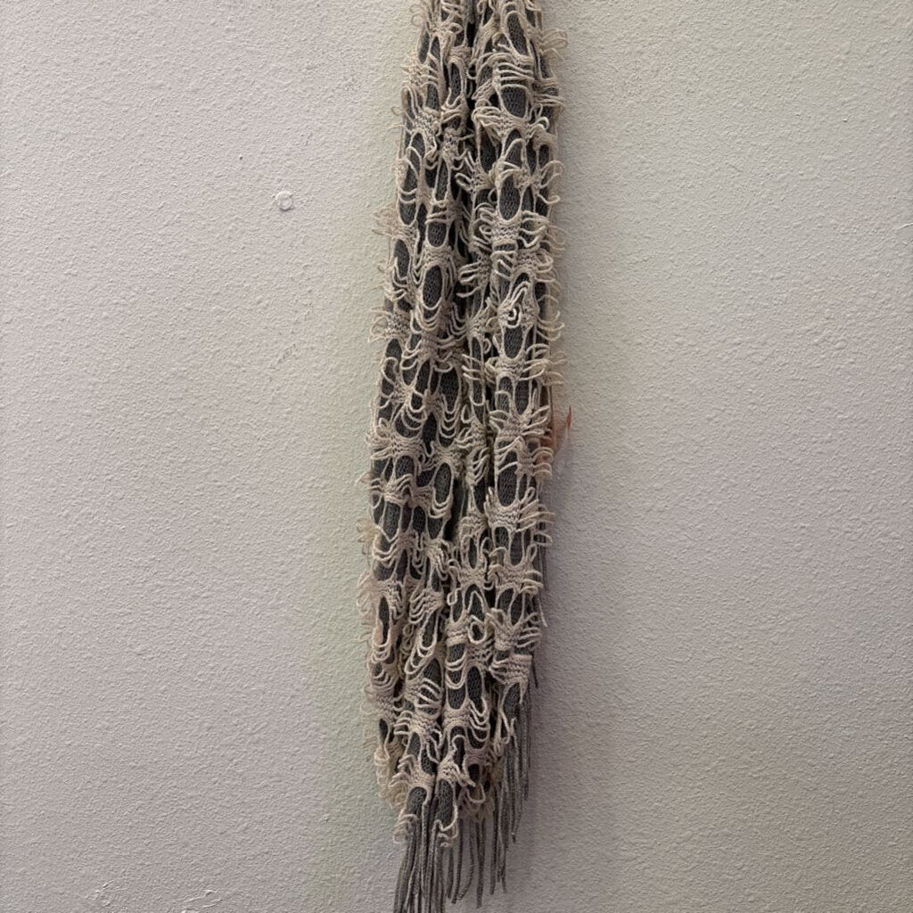 BUCKLE,SCARF ,GRAY