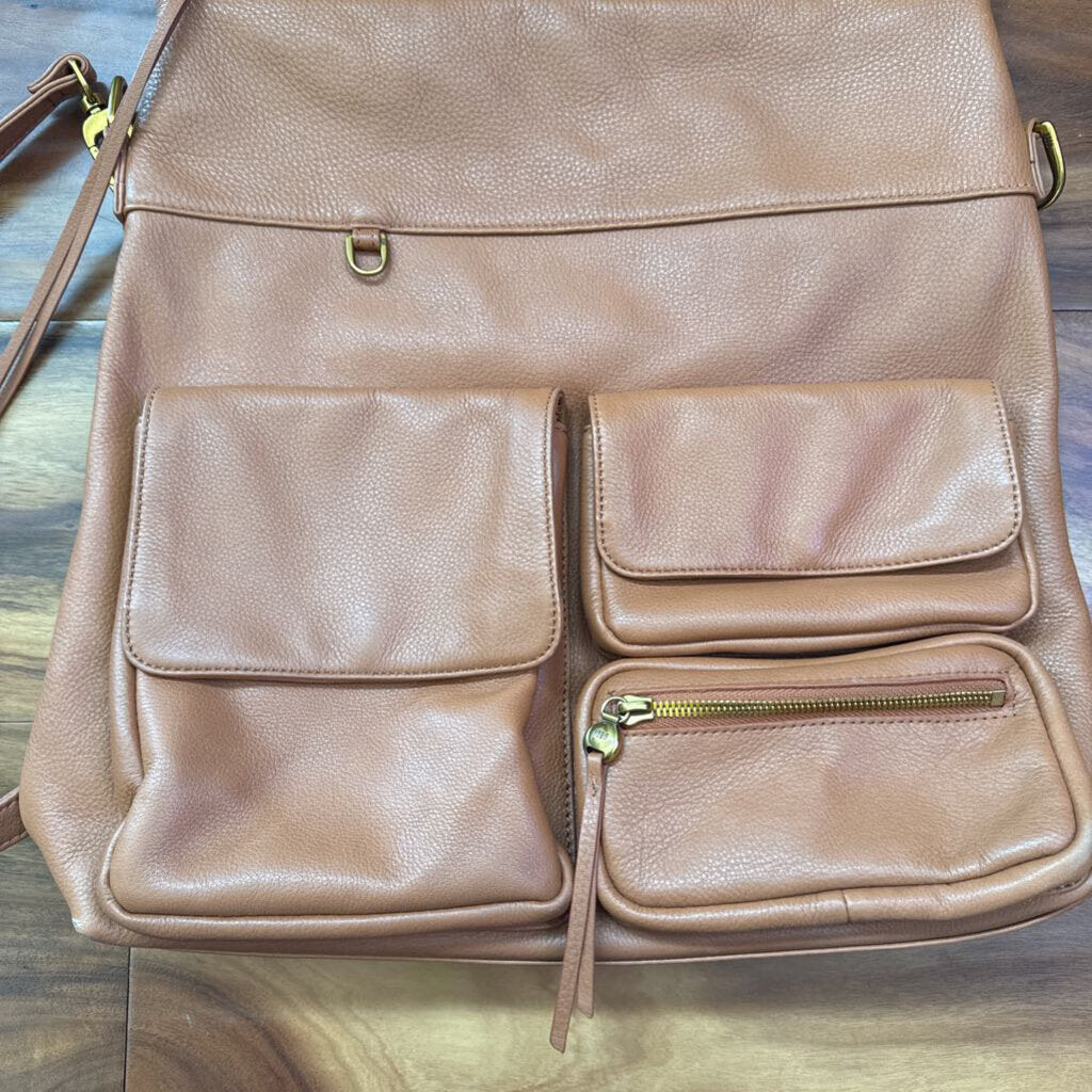 HOBO,LEATHER HOBO CROSSBODY ,CAMEL
