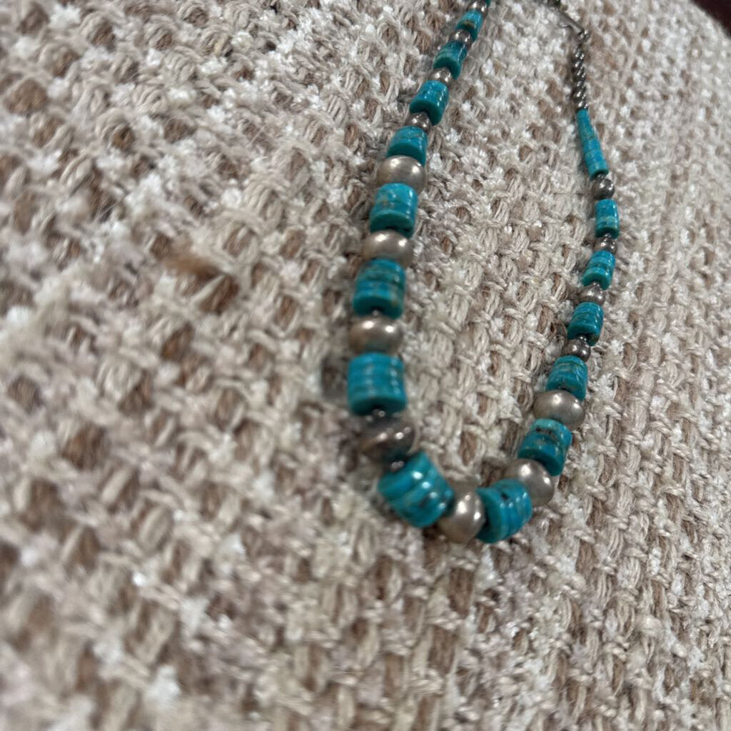Santo Domingo Turquoise w/Navajo,Turquoise silver