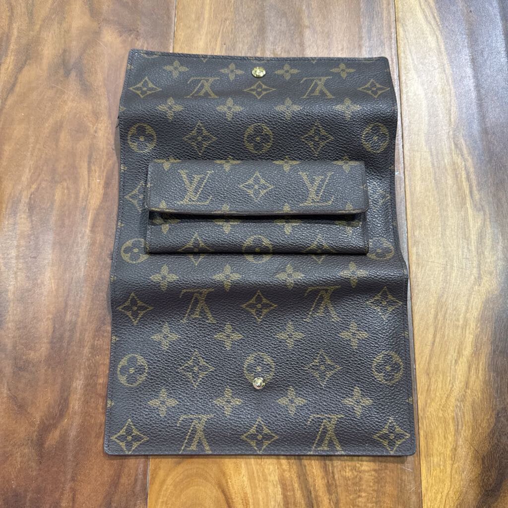 Louis Vuitton,AUTHENTIC LV WALLET ,MONO