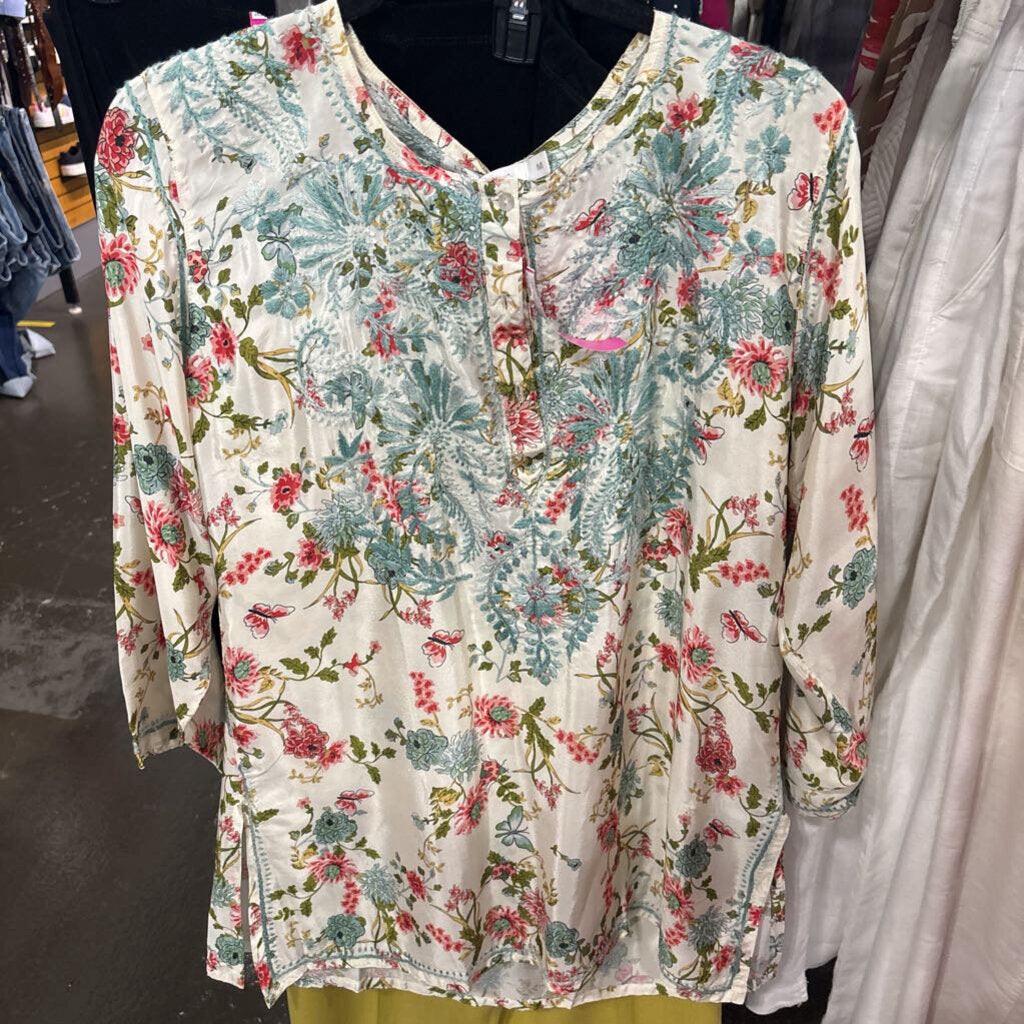 LOVE KYLA,FLORAL SILK LIKE TOP,CREAM/FLORAL,M