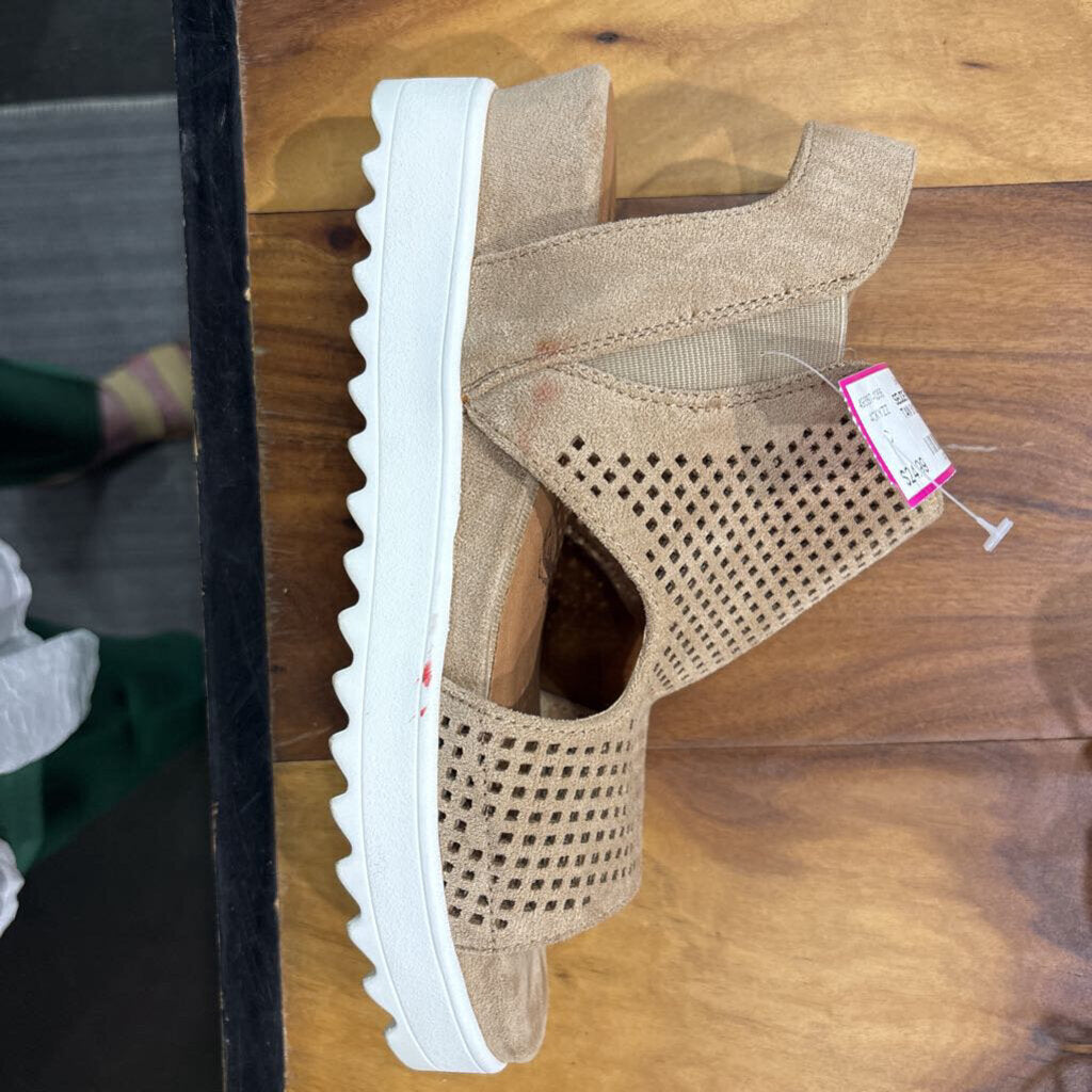 VERY G,SEUDE WEDGE SANDAL ;,TAN,8 1/2