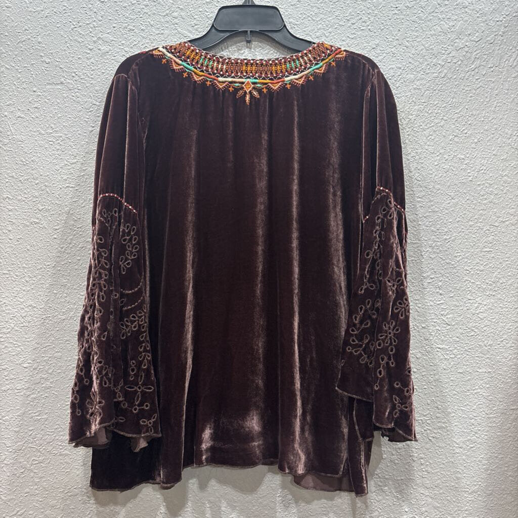 JOHNNY WAS,JWAS VELVET FLORAL TOP ,BRN ,L