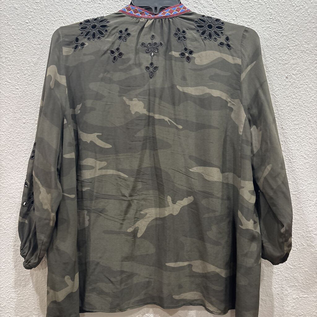 JOHNNY WAS,JWAS CAMO FLORAL TOP ,GRN MULTI ,M