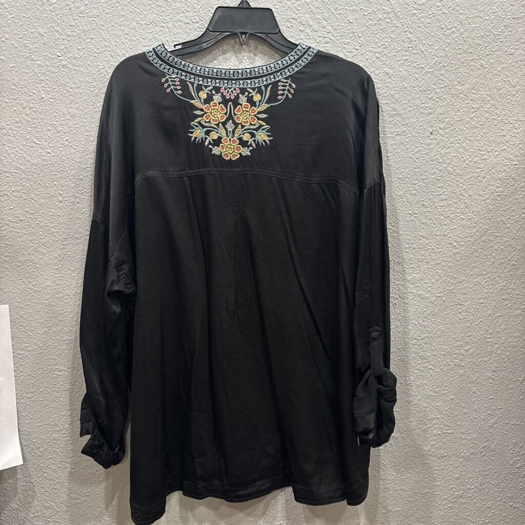 JOHNNY WAS,JWAS SILK LIKE EMBROD TOP ,BLK MULTI ,M