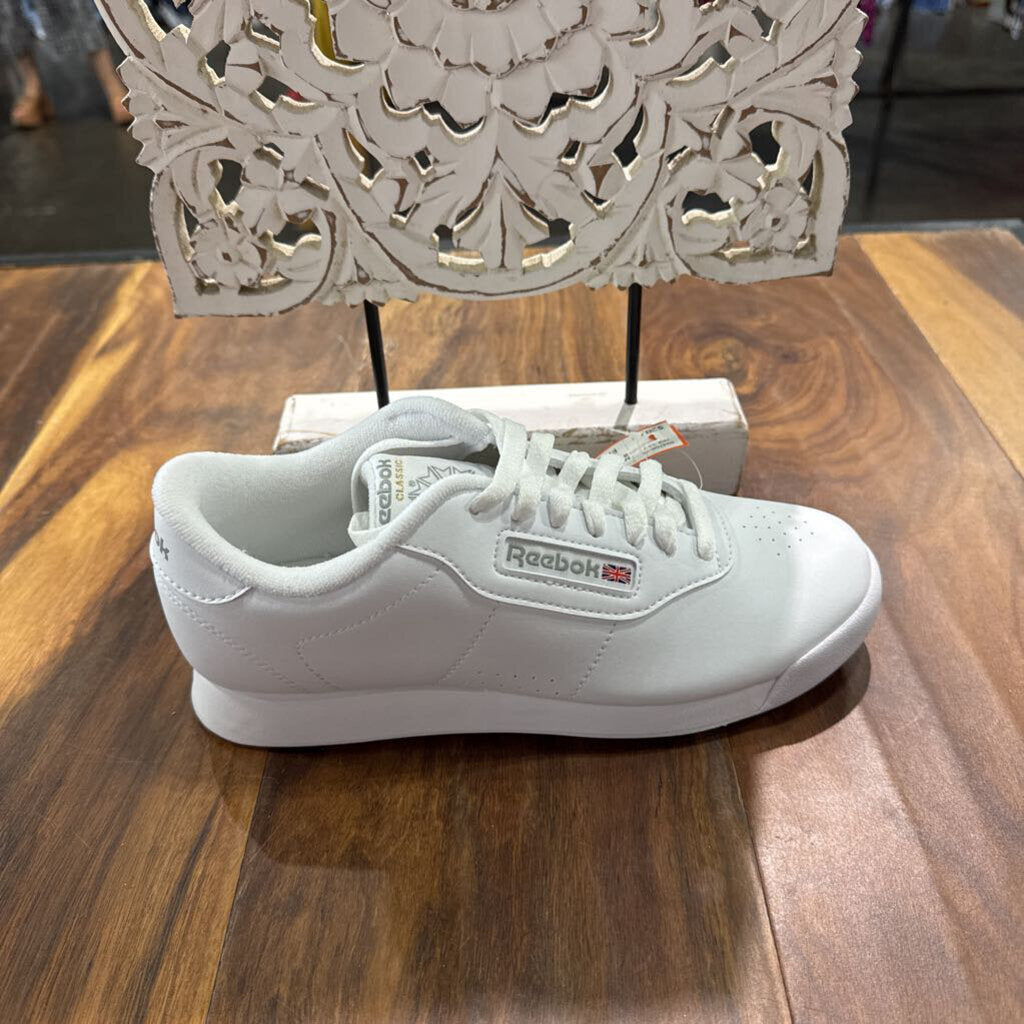 REEBOK,NWT TRENDY SNEAKER,WHT,8