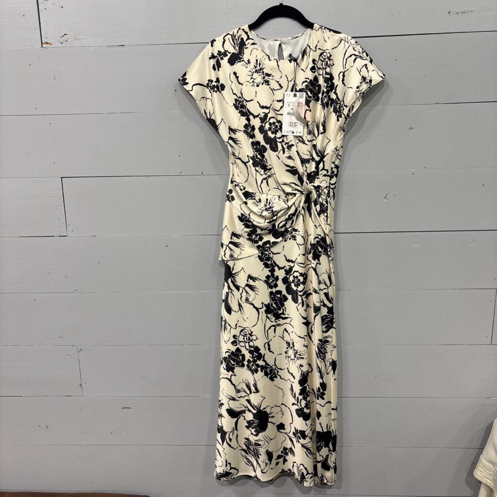 ZARA,NWT SILK LIKE FLORALDRESS ,IVORY BLK ,S
