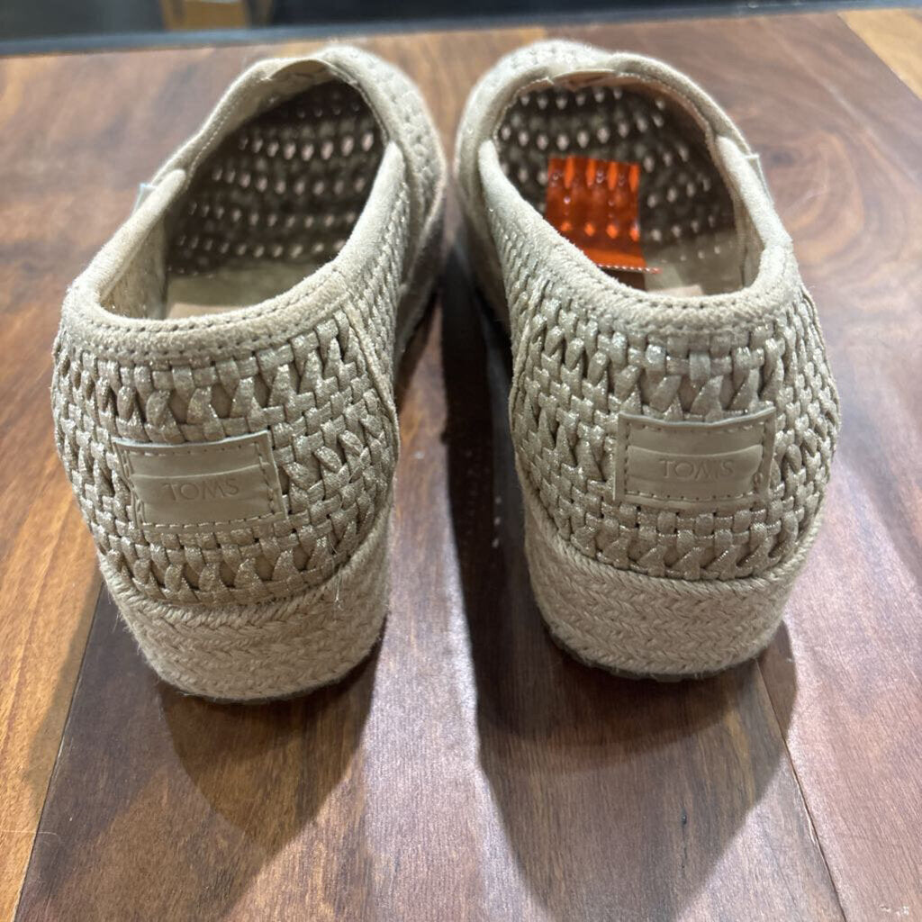 TOMS,PLATFORM ROPE SLIPON ,TAN GOLD ,8.5