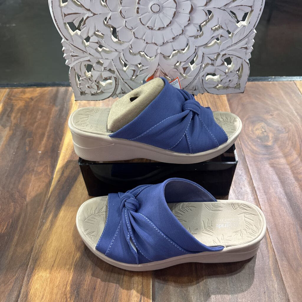 BZEES,KNOT WEDGE SANDAL ,BLUE TAN ,7.5