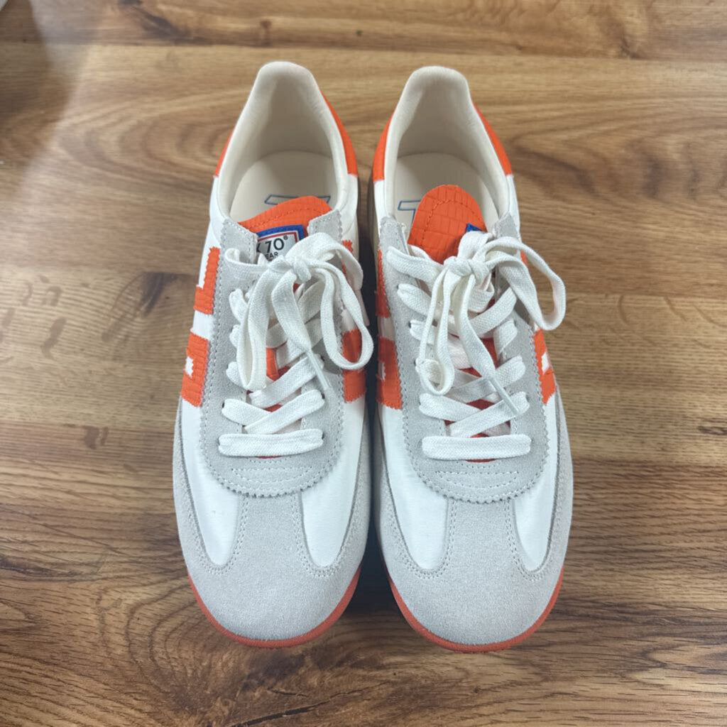 BACK 70,NEW TRENDY SNEAKER RETAIL $159,ORG WHT,39