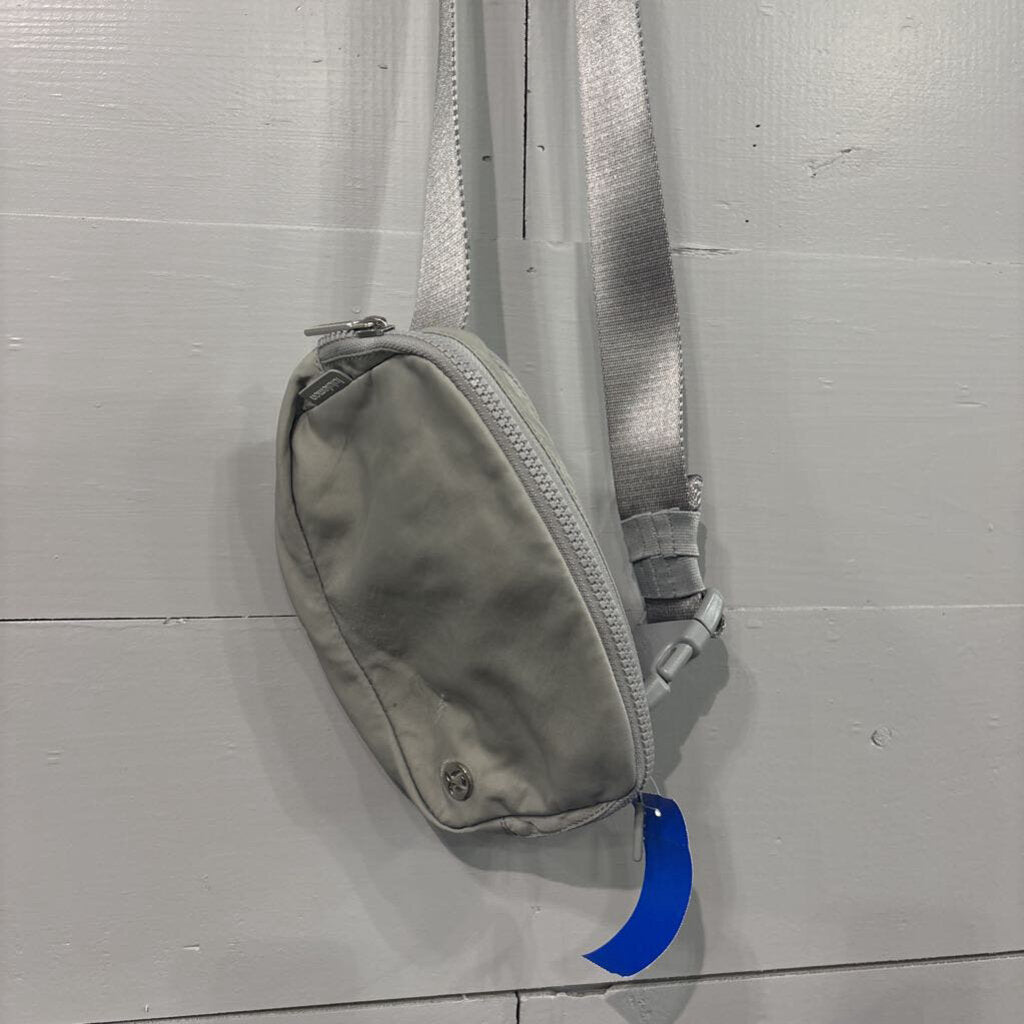 LULULEMON,BELT BAG ,GRY – Sweet Lil Repeat