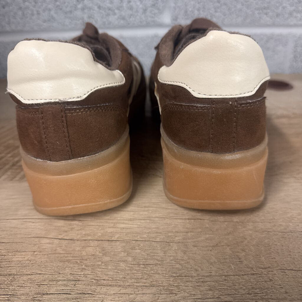 MADDEN GIRL,TRENDY SNEAKER,BRN IVORY ,7.5