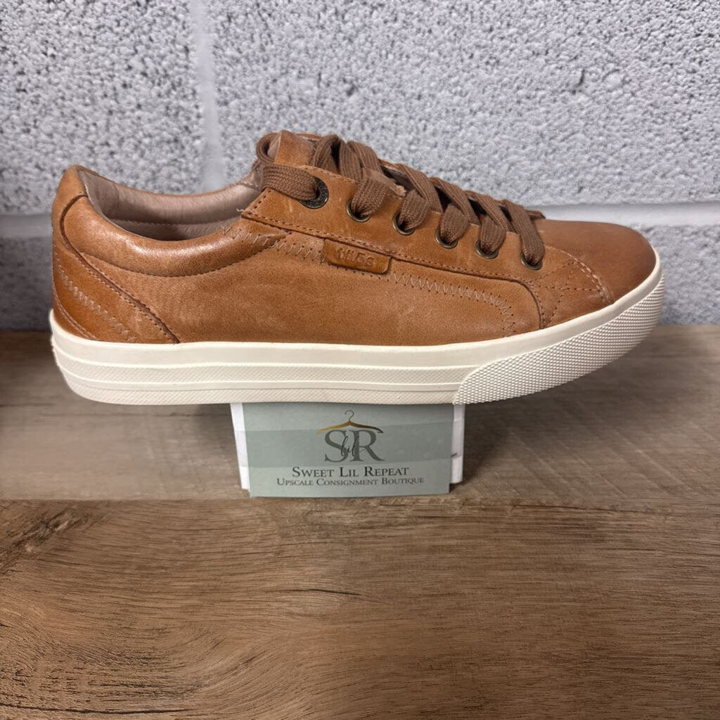 TAOS,LEATHER SNEAKER RETAIL $170,BROWN,8