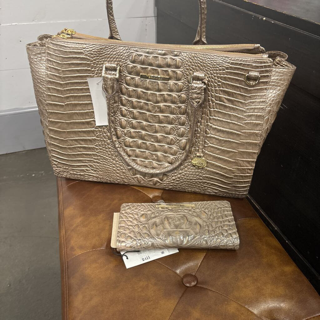 BRAHMIN,NEW CARRYALL TOTE W/WALLET,GOLD