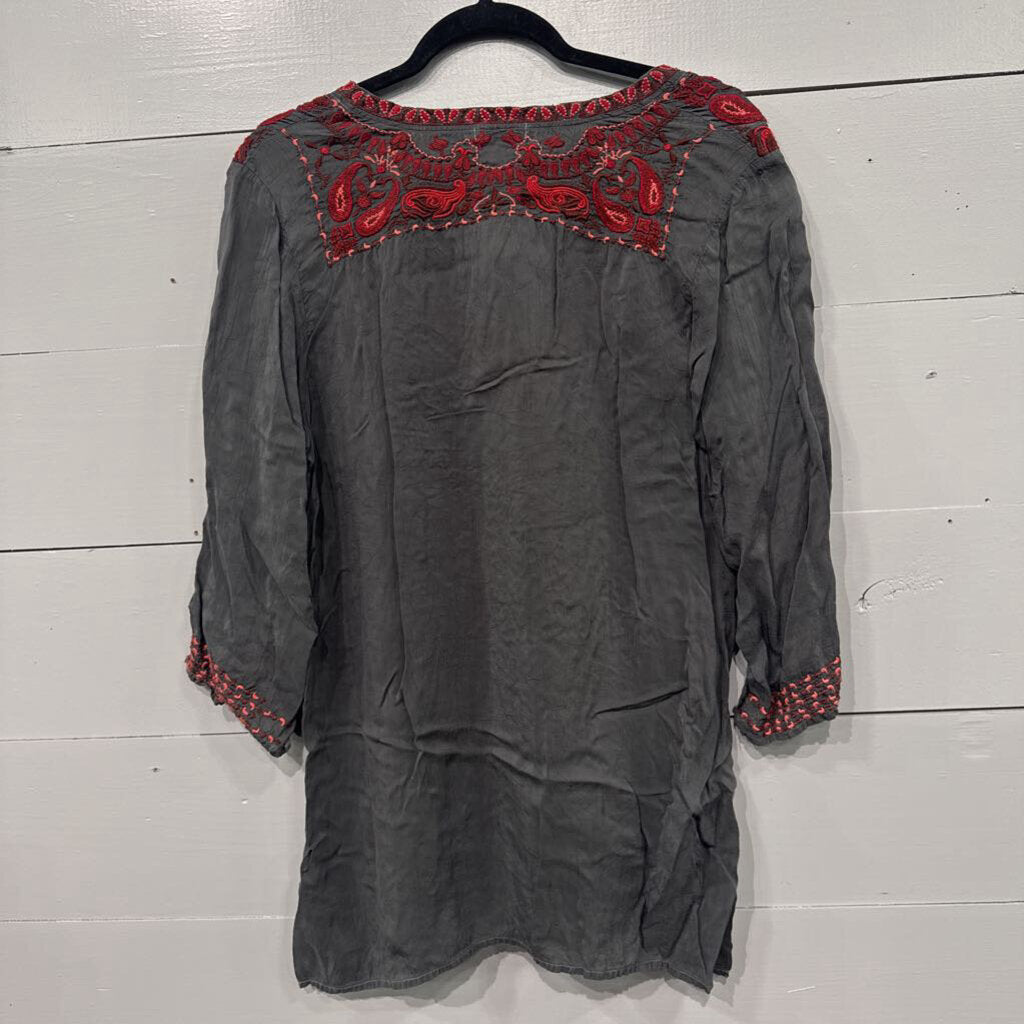 JOHNNY WAS,JW EMBROD TOP ,GRY RED,L