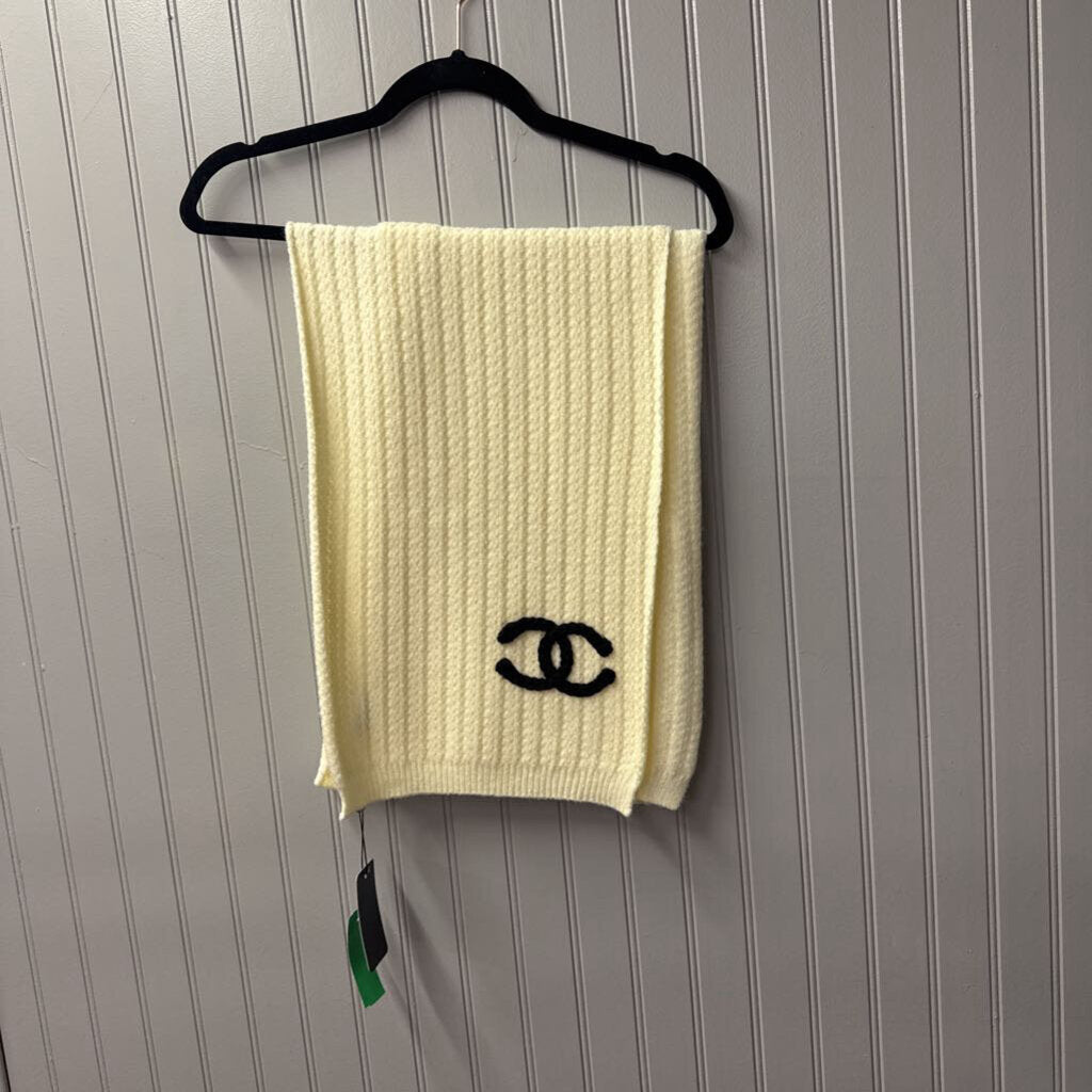 CHANEL,NWT CABLE KNIT SCARF,CREAM