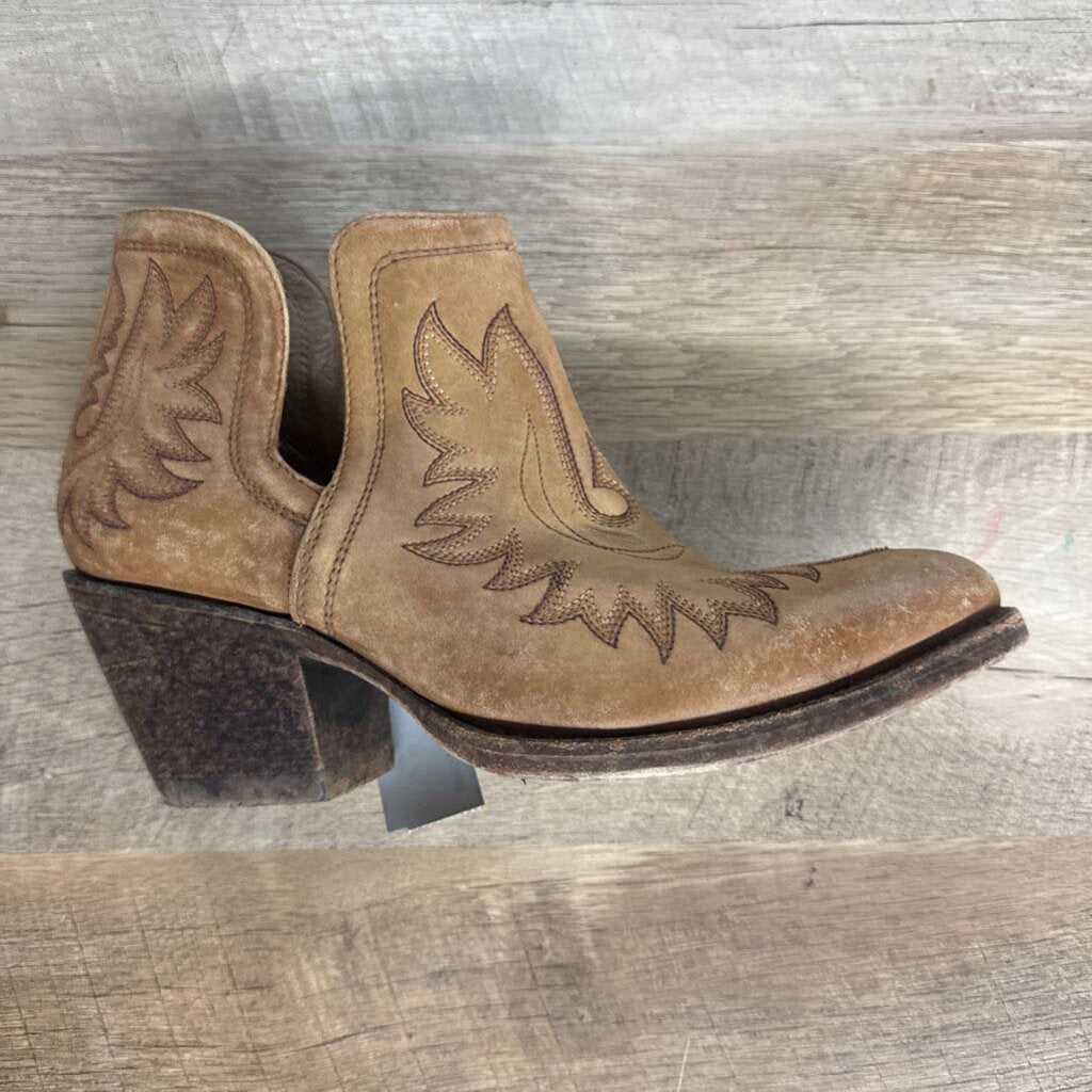 ARIAT,SHORT SPLIT COWBOY BOOTIE $209,BRN,8.5