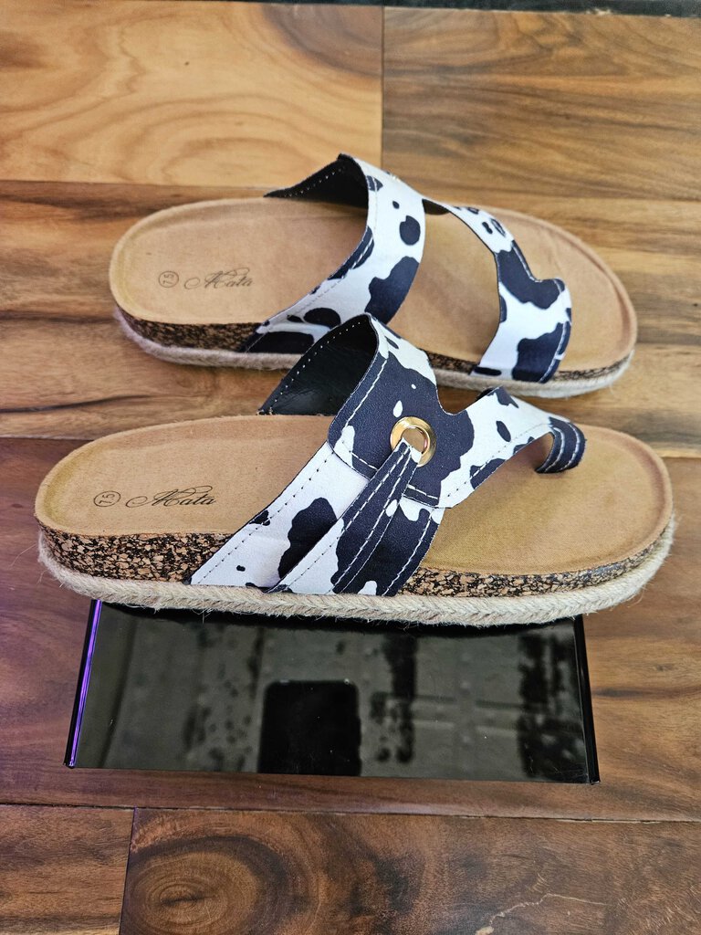 MATA SHOES,NWT COWPRINT SANDAL ,BLK/WHT ,9