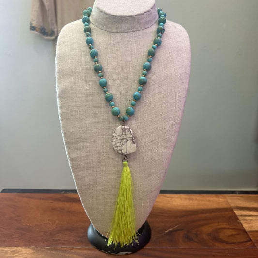 BEAD/TASSLE NECKLACE