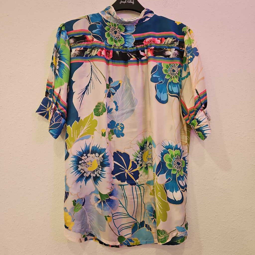 JOHNNY WAS,SHORTSLV SILK BUTTON UP TOP,MULTI,M