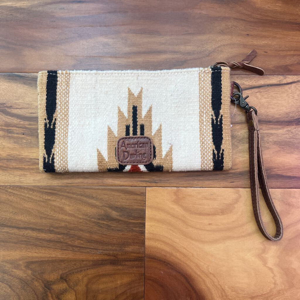 AMERICAN DARLING,WESTERN CLUTCH,NEUTRAL