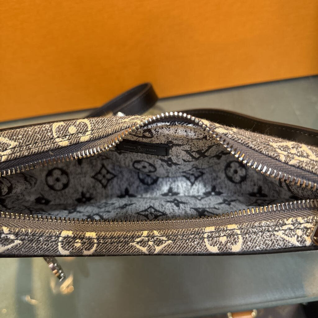 Louis Vuitton,Authentic LV JACQUARD DENIM LOOP