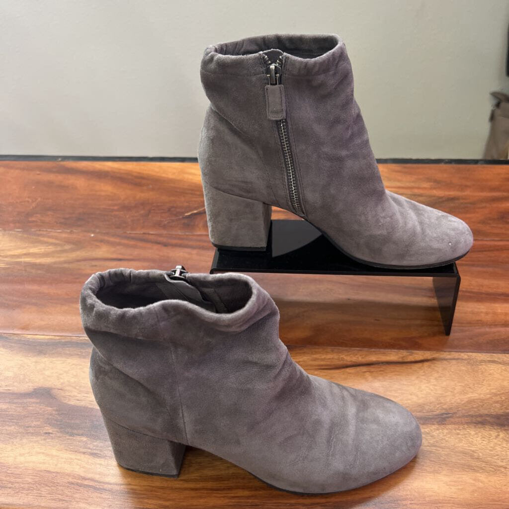 EILEEN FISHER,GRAPHITE SUEDE BOOTIE,GRAY,7