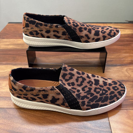 BARETRAPS,SLIP ON SHOES,LEOPARD,8.5