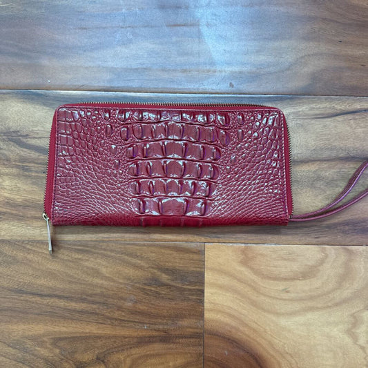 BRAHMIN,GATER LEATHER WRISTLET/WALLET,RED