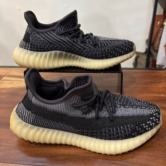 YEEZYS ,BLACK,5.5