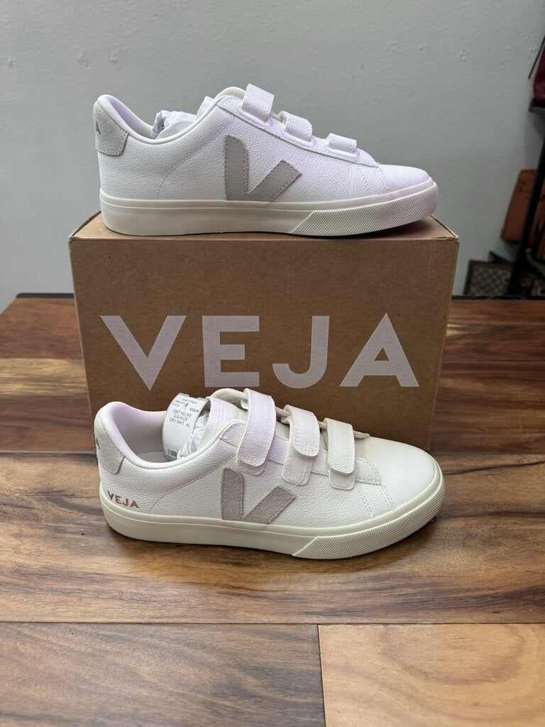 VEJA,NWT RECIFE SNEAKER ,GRY/WHT ,40