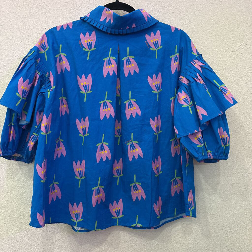 KARLIE,POPPY RUFFLED SLEEVE BLOUSE,BLUE FLOWER,L