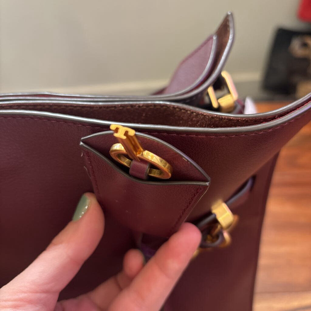TORY BURCH,LEATHER LEE RADZIWILL DOUBLE BAG **RETAILS $1,098,MAROON