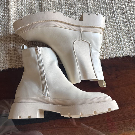 AMERICAN EAGLE,New Chelsea boot,Ivory,9