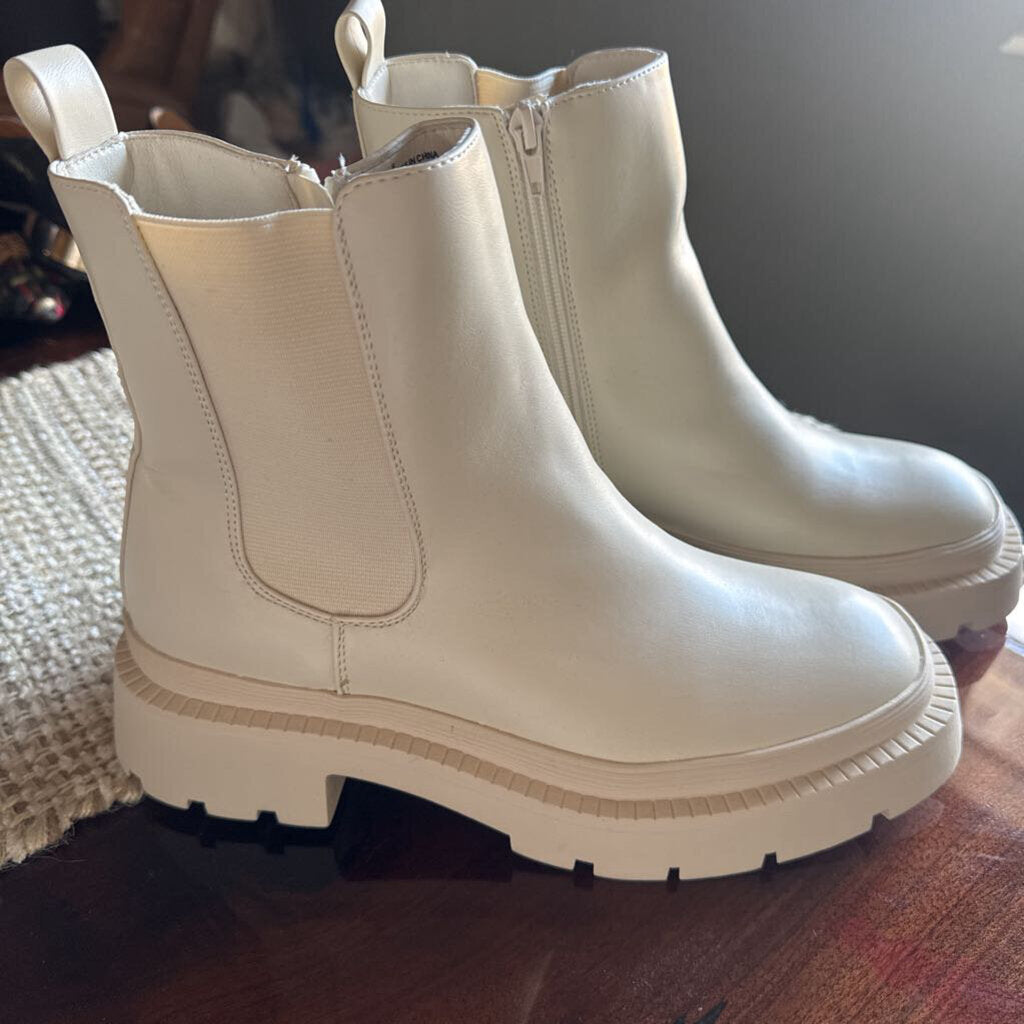 AMERICAN EAGLE,New Chelsea boot,Ivory,9