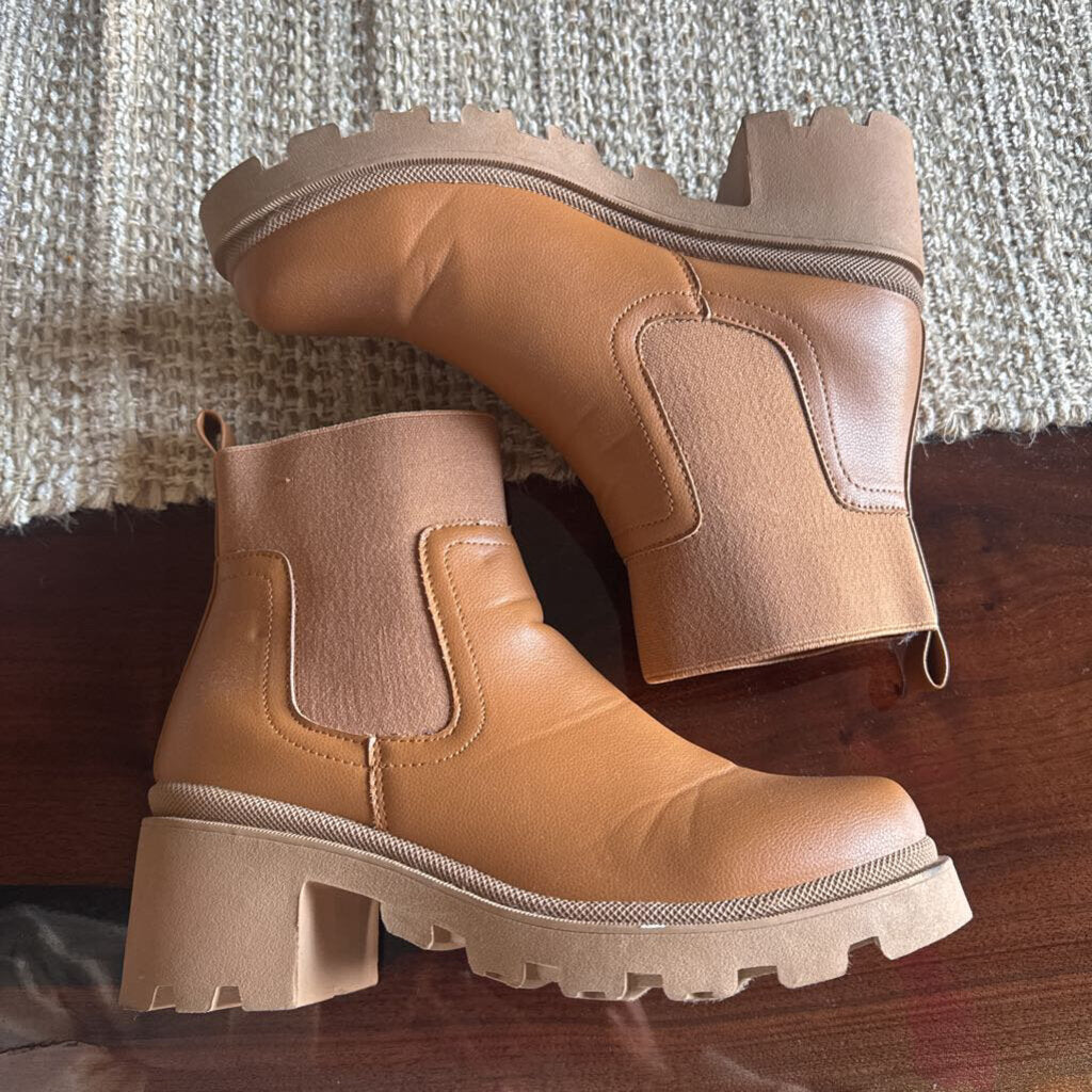 PINK LILLY,Chelsea boot,Camel,9