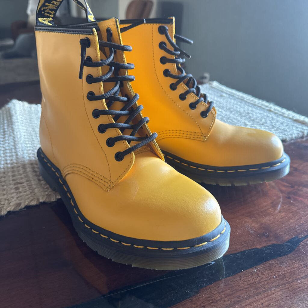 DOC MARTENS,Leather lace up boot ,Yellow,8m