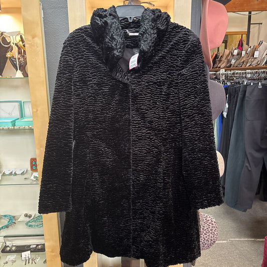 WHITE BLACK,BLACK TEXTURED FAUX FUR , M