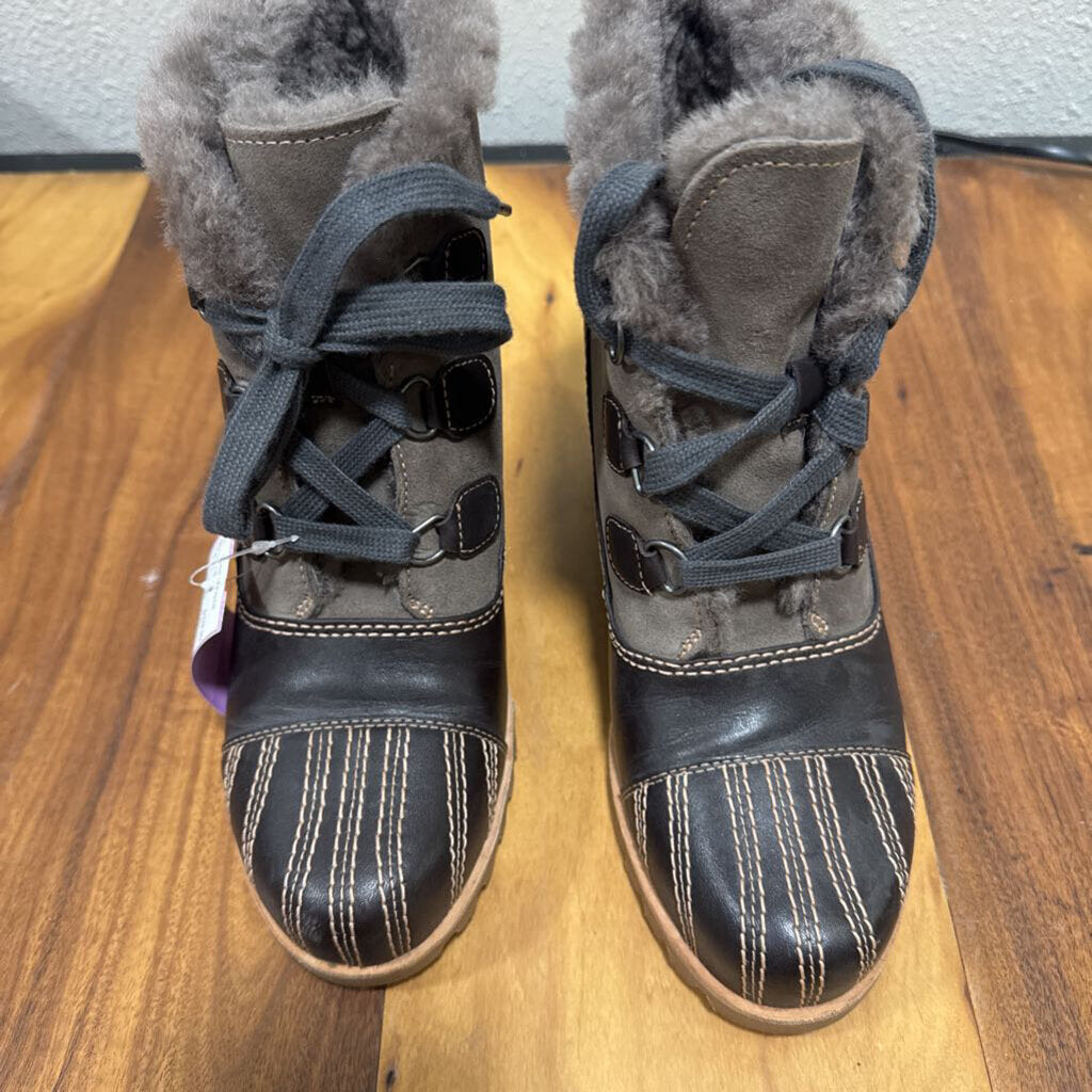UGG,UGG LEATHER WEDGE BOOT ,BROWN,8.5