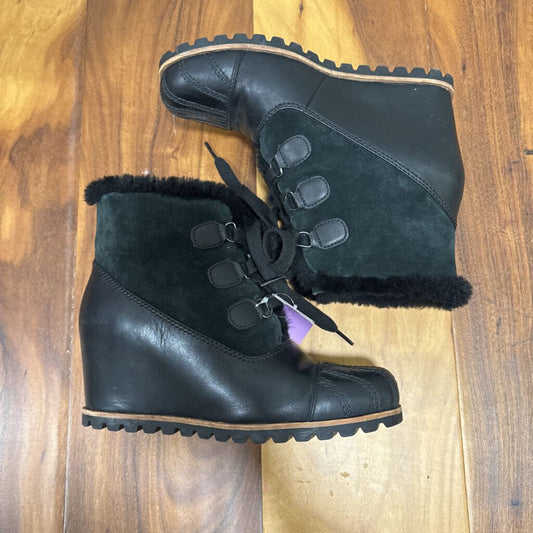 UGG,UGG LEATHER WEDGE BOOT ,BLK ,8.5